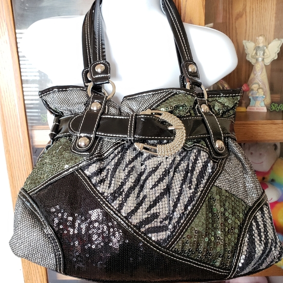 🤩Large olive and black animal print sequin bag 💚 - Picture 1 of 7